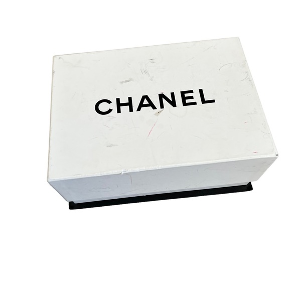 2011 Chanel cashmere stole - Picture 7 of 10